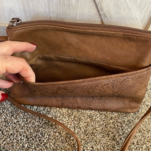 ILI New York Cheyenne East West Crossbody Bag Brown Tooled Leather Handbag - Picture 13 of 13